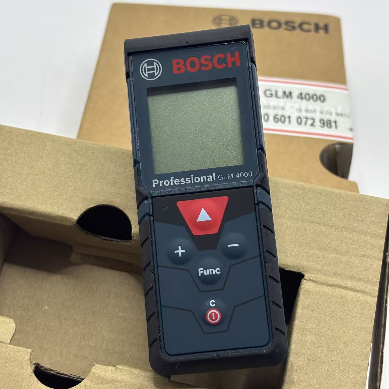 BOSCH GLM 4000 Laser Range Fin - đánh giá và giá Laser Distance Measure