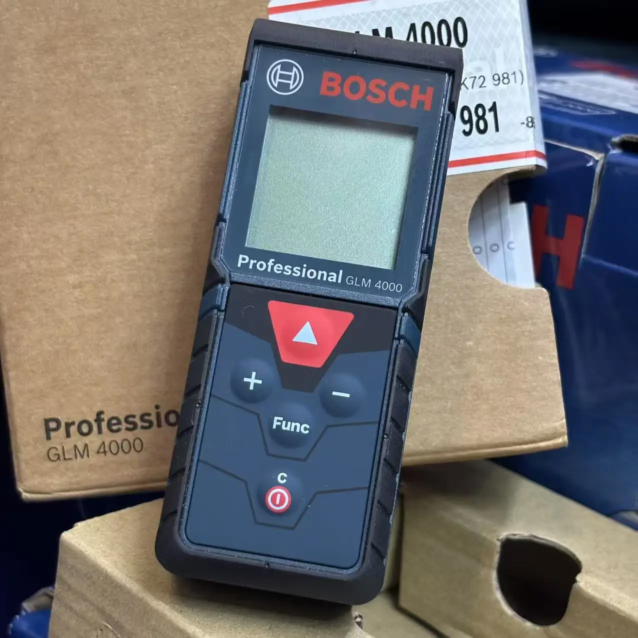 BOSCH GLM 4000 Laser Range Fin - đánh giá và giá Laser Distance Measure